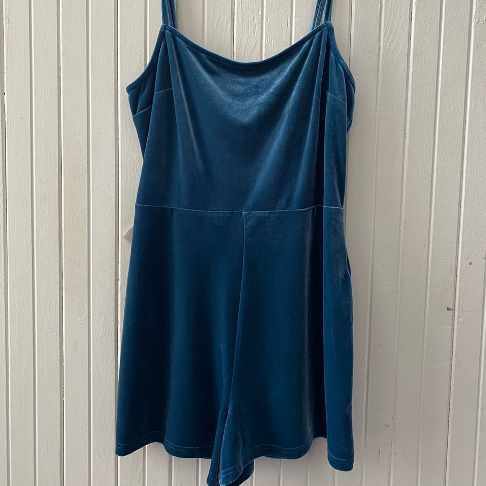 Blue velvet romper